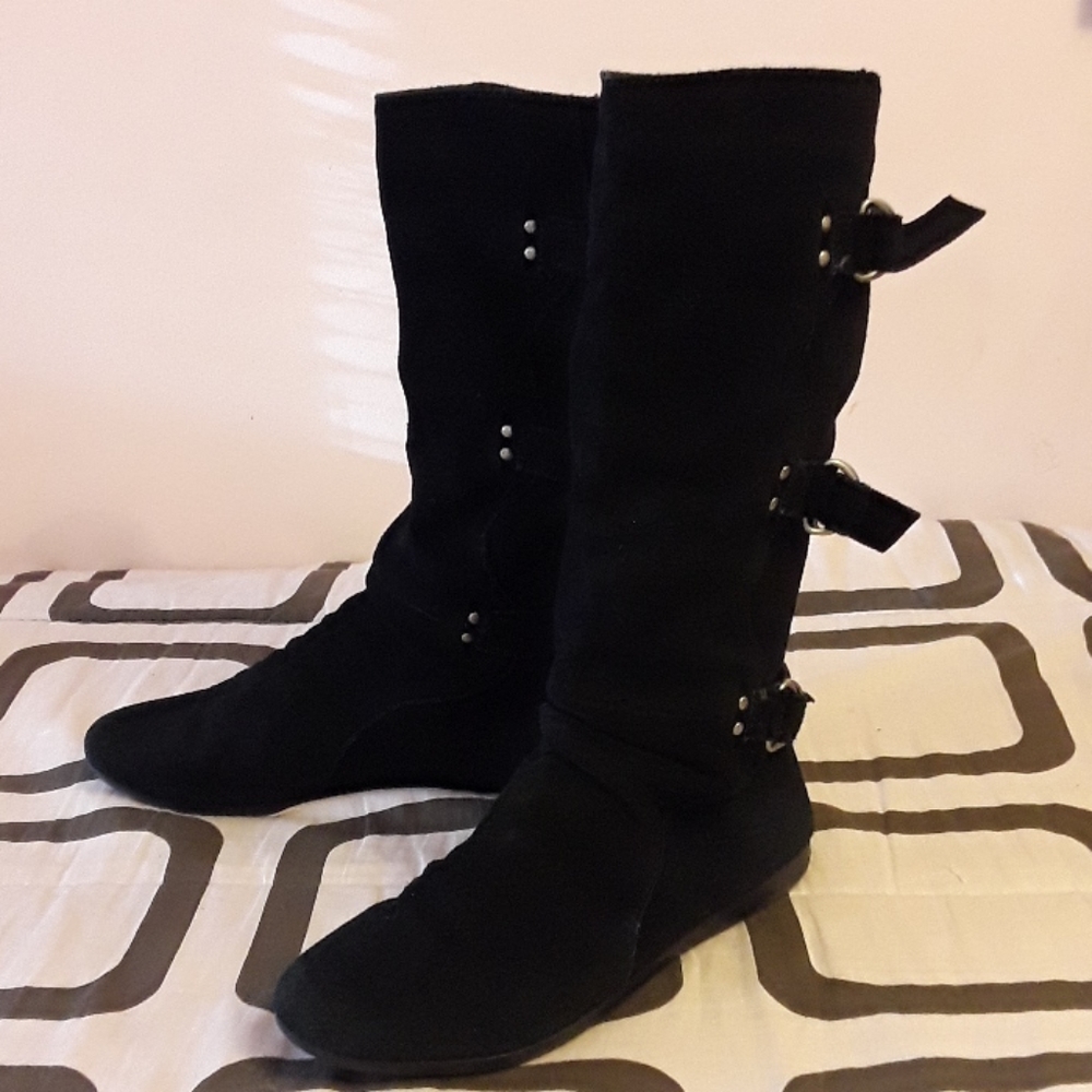 White Mountain Women's Black Suede Boots w/Buckels